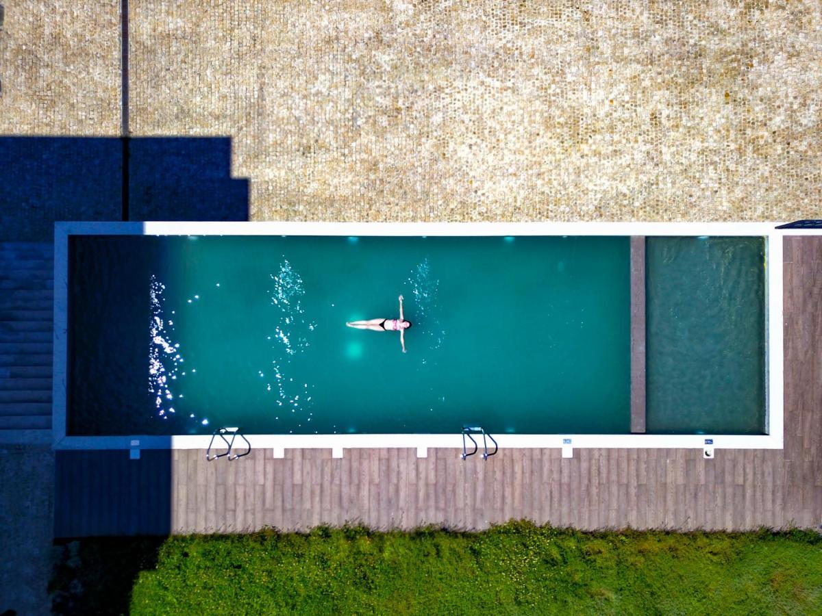 Mw Douro Wine & Spa Santa Marta de Penaguiao Luaran gambar A swimming pool