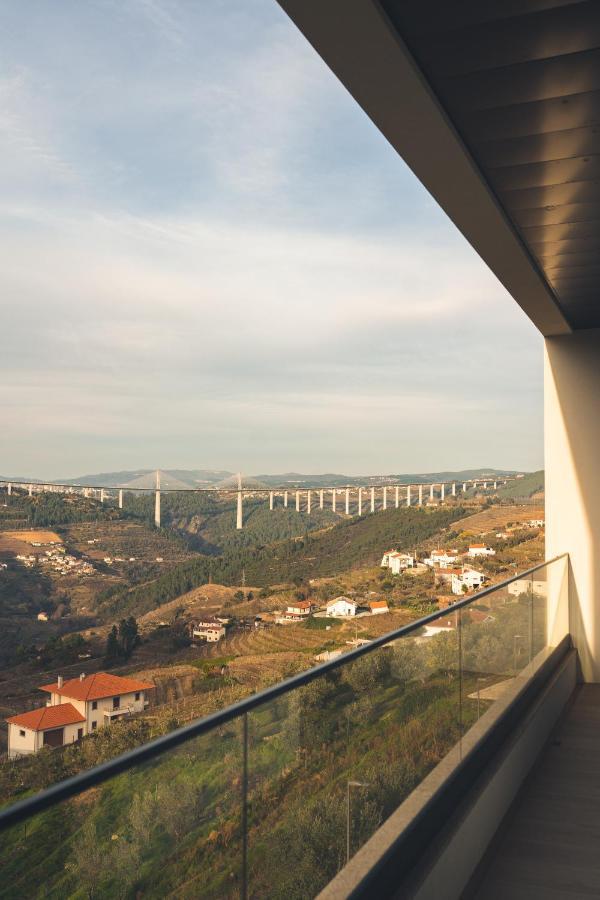 Mw Douro Wine & Spa Santa Marta de Penaguiao Luaran gambar The A25 motorway near Aljustrel