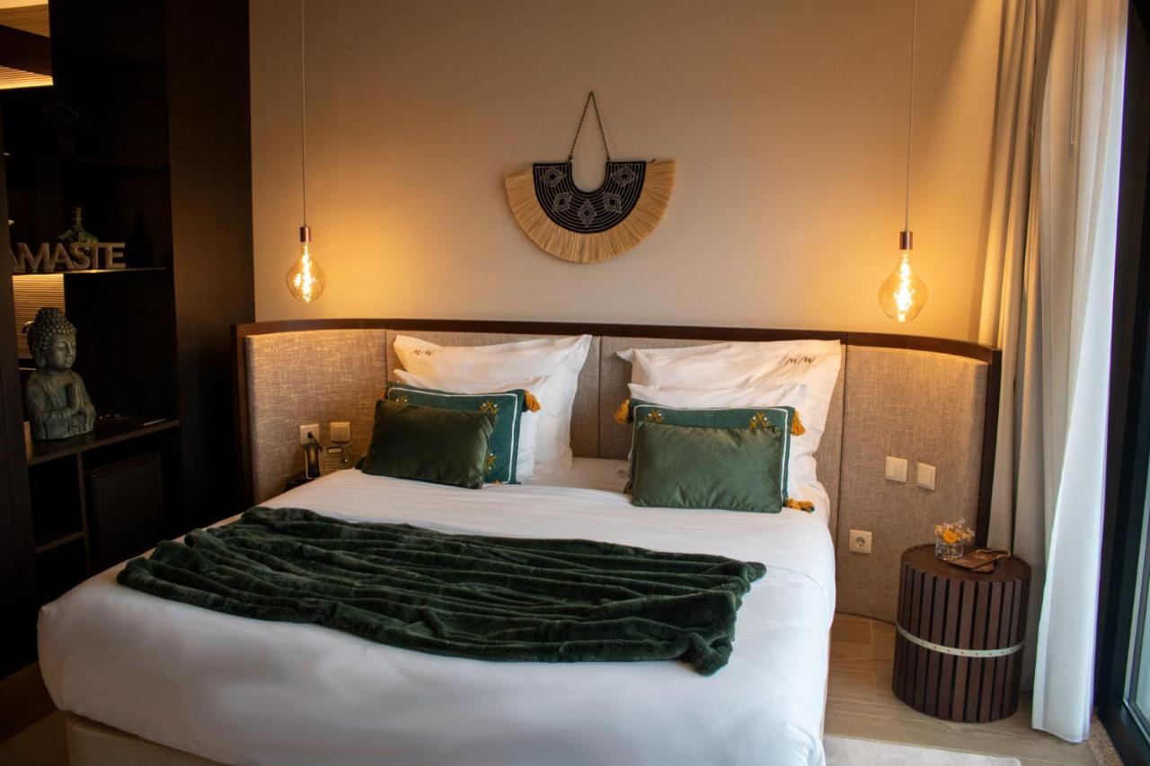 Mw Douro Wine & Spa Santa Marta de Penaguiao Luaran gambar A bedroom at the hotel