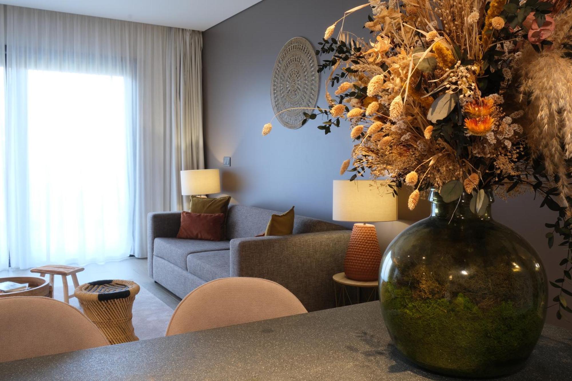 Mw Douro Wine & Spa Santa Marta de Penaguiao Luaran gambar A living room in a typical apartment