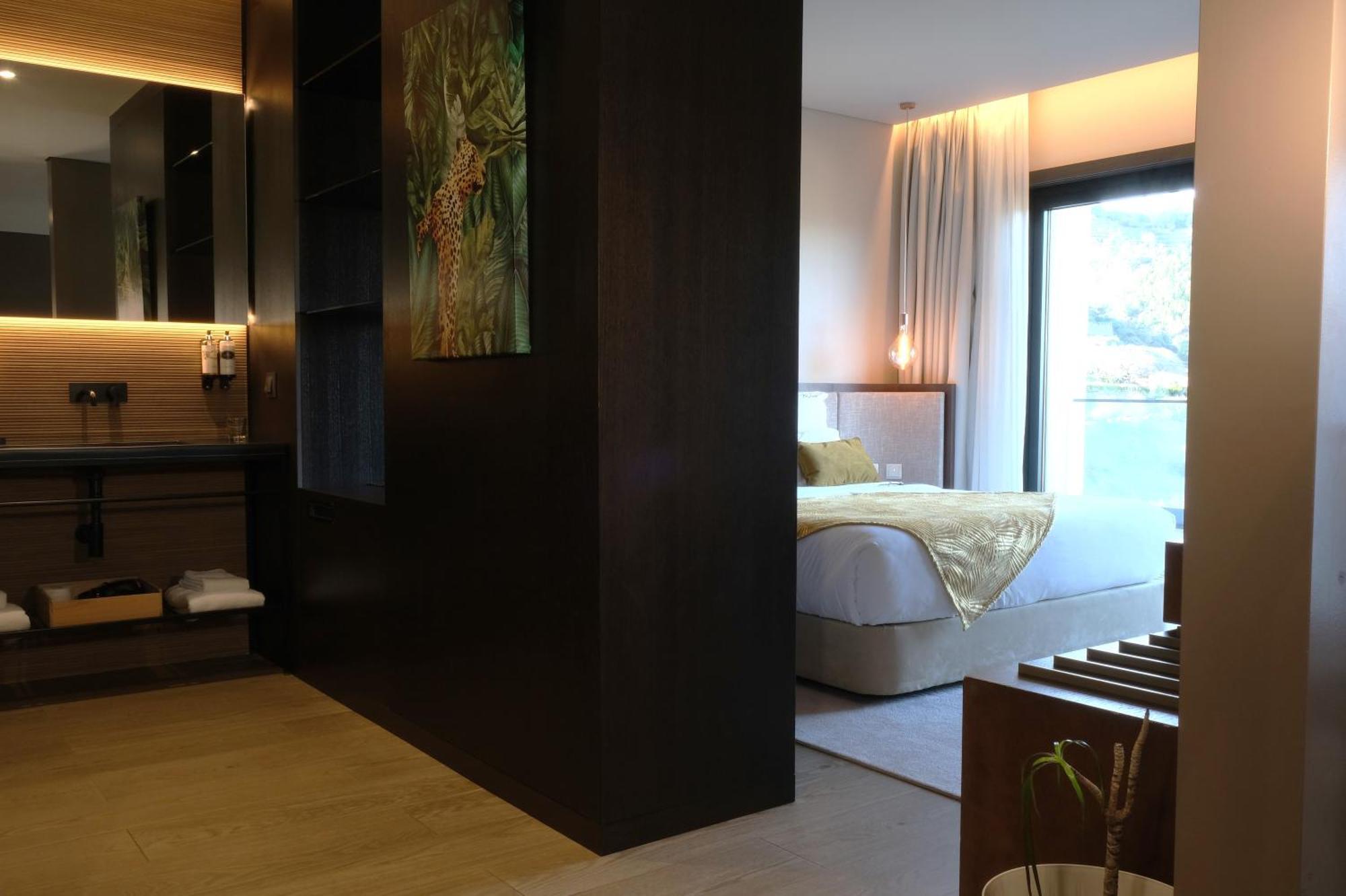 Mw Douro Wine & Spa Santa Marta de Penaguiao Luaran gambar A room at the hotel